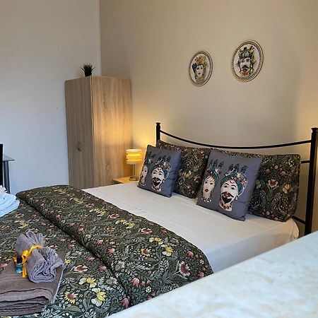 B & B Jasmine 산타 테레사 디 리바 외부 사진