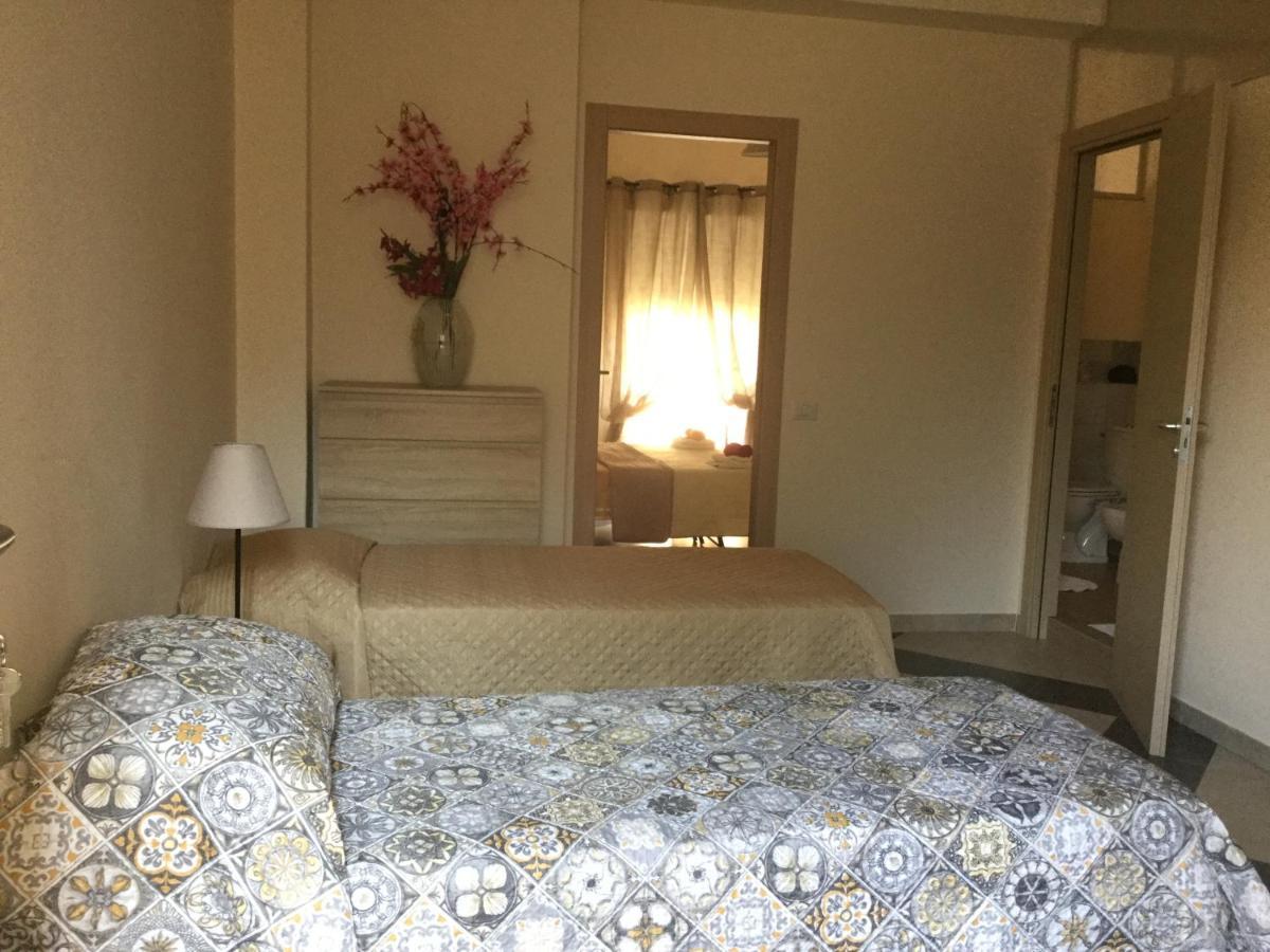 B & B Jasmine 산타 테레사 디 리바 외부 사진