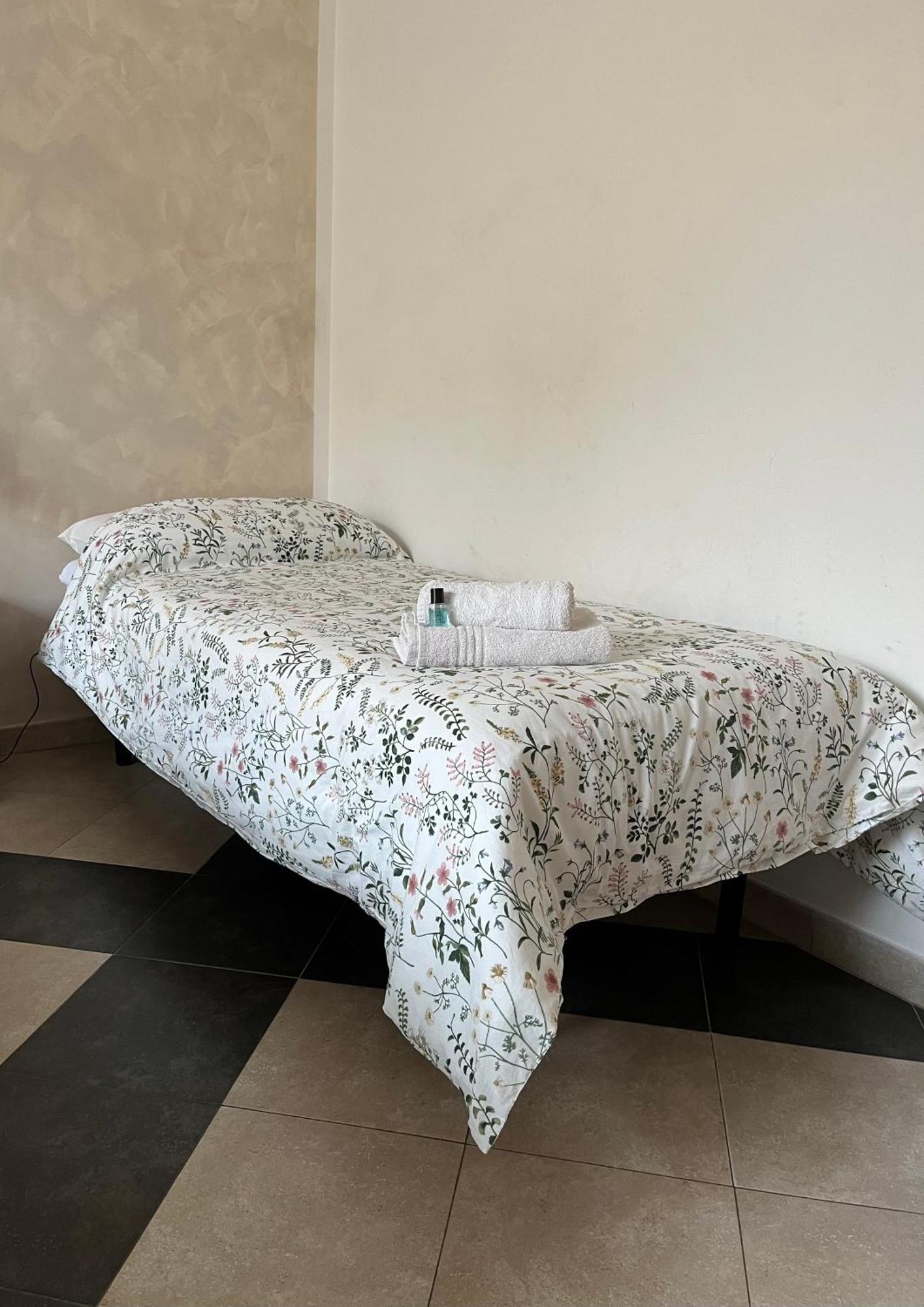 B & B Jasmine 산타 테레사 디 리바 외부 사진