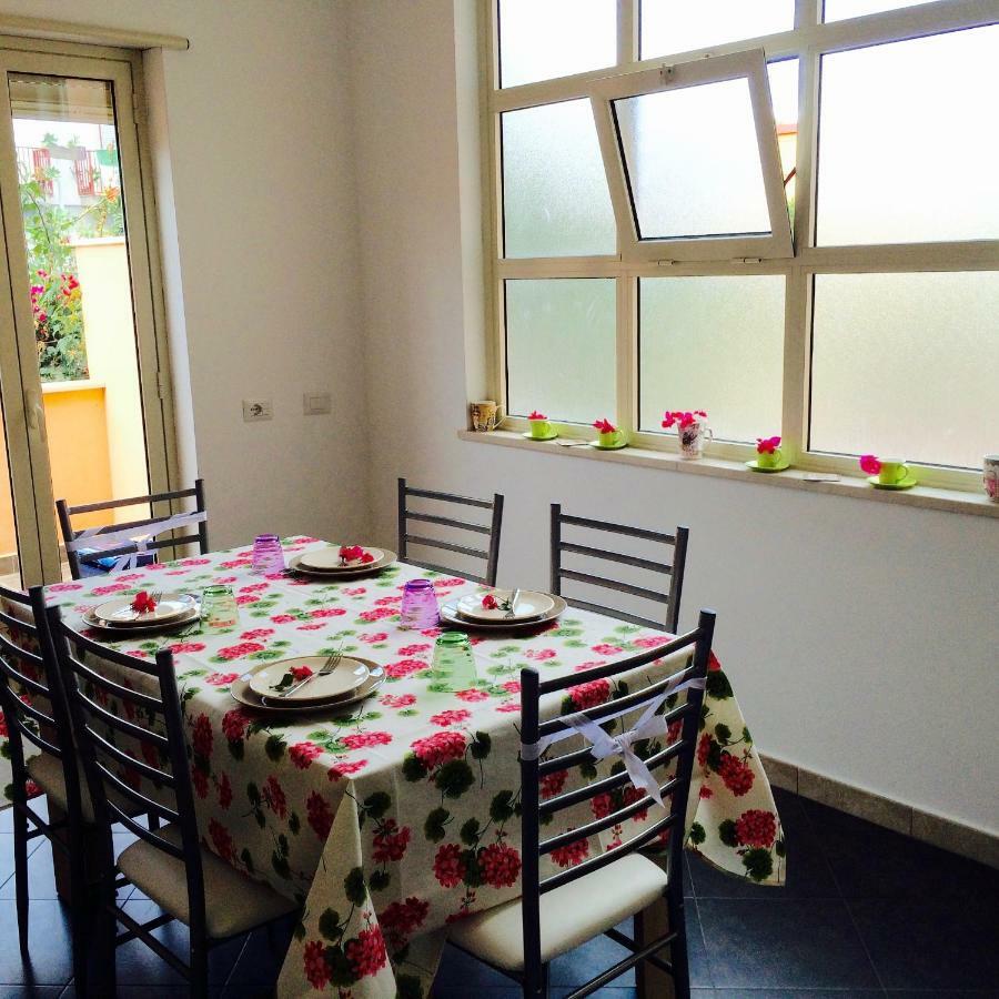 B & B Jasmine 산타 테레사 디 리바 외부 사진